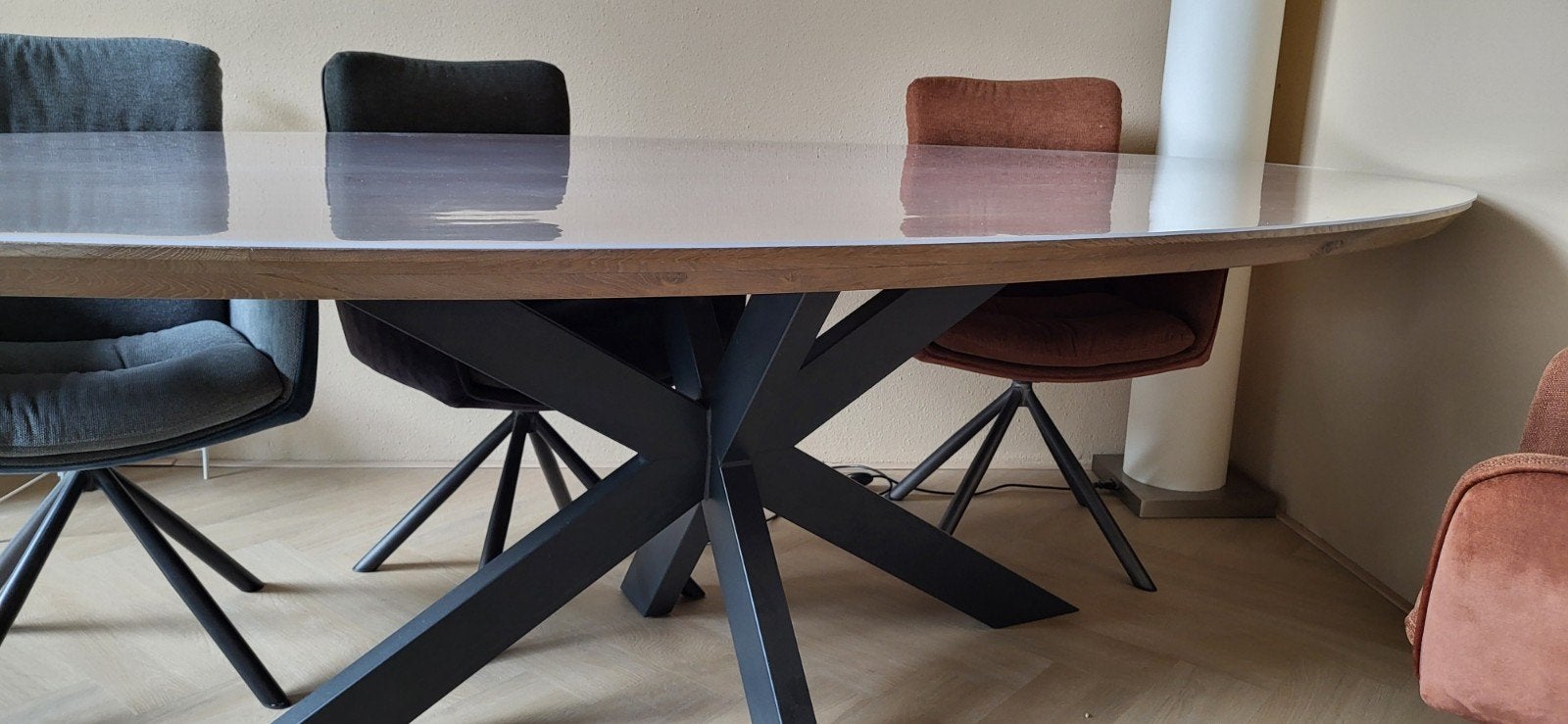 mooie grote ovale eettafel met 6 draaistoelen en plafondlamp, Ophalen, 100 tot 150 cm, 200 cm of meer, Zo goed als nieuw