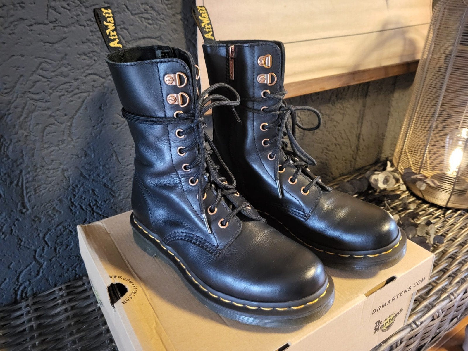 Dr Martens 1490 HDW Zwart, Zwart, Lage of Enkellaarzen, Ophalen of Verzenden, Dr. Martens
