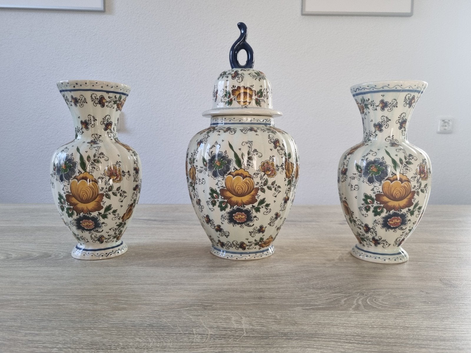 Set van 3 Delftsblauwe vazen met bloemmotief, Antiek en Kunst, Antiek | Vazen, Ophalen of Verzenden