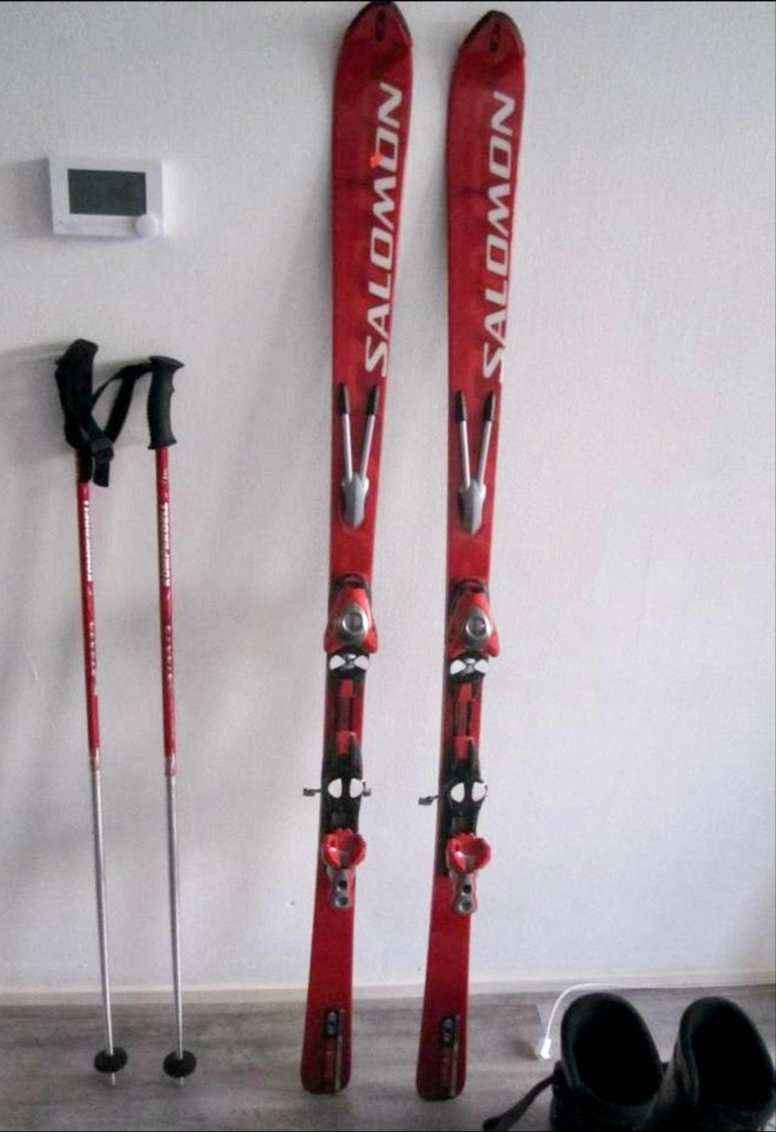 Half carving Salomon ski set met stokken en schoenen, Ophalen, 160 tot 180 cm, Salomon, Zo goed als nieuw