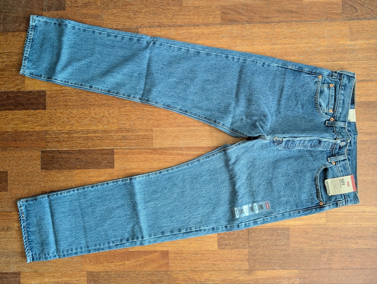 2 paar nieuwe Levi's 501, Kleding | Heren, Spijkerbroeken en Jeans, Blauw, Nieuw, W32 (confectie 46) of kleiner, Ophalen of Verzenden