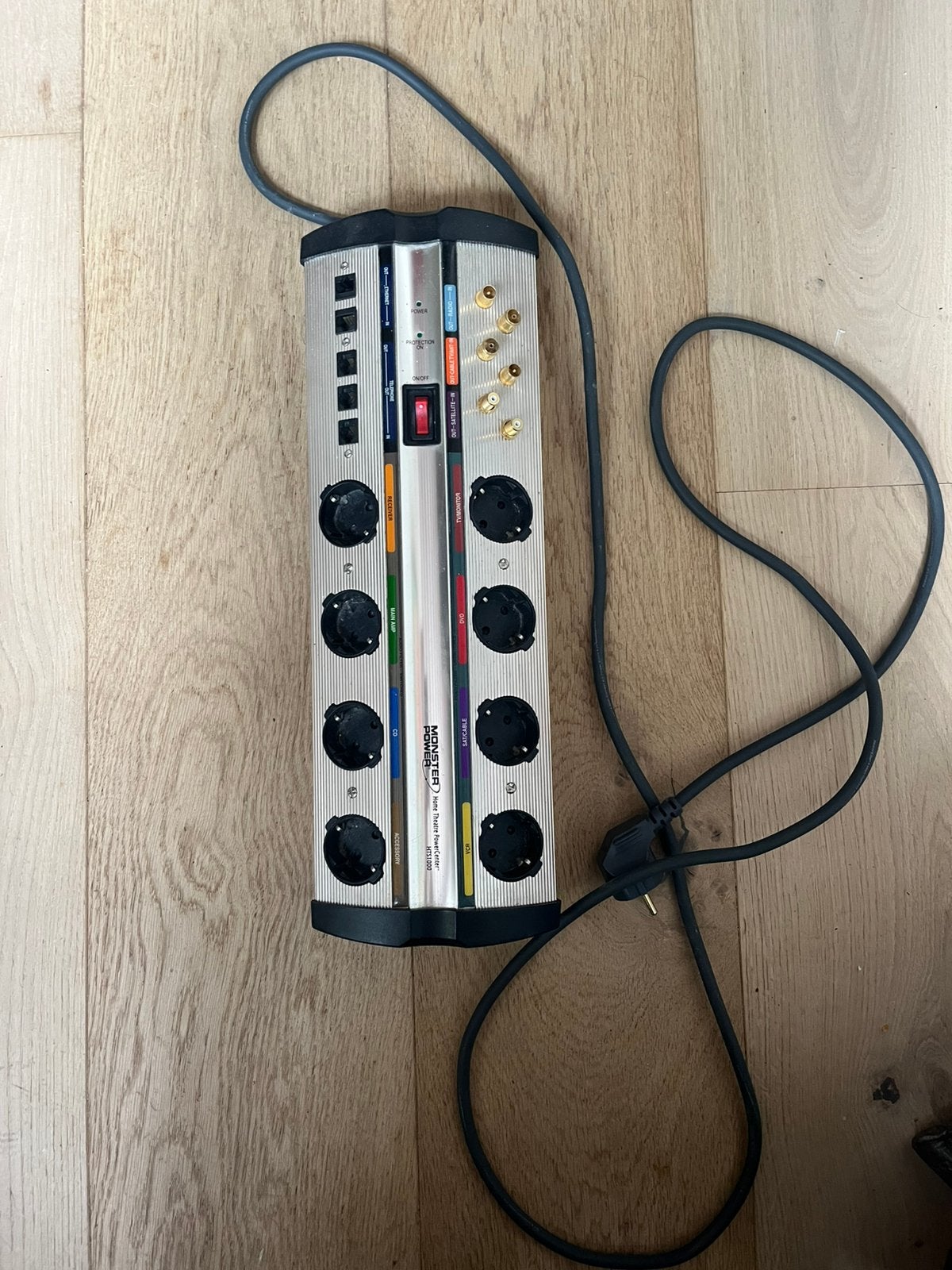 Monster stekkerdoos HTS 1000, Ophalen, Zo goed als nieuw, Apparatuur