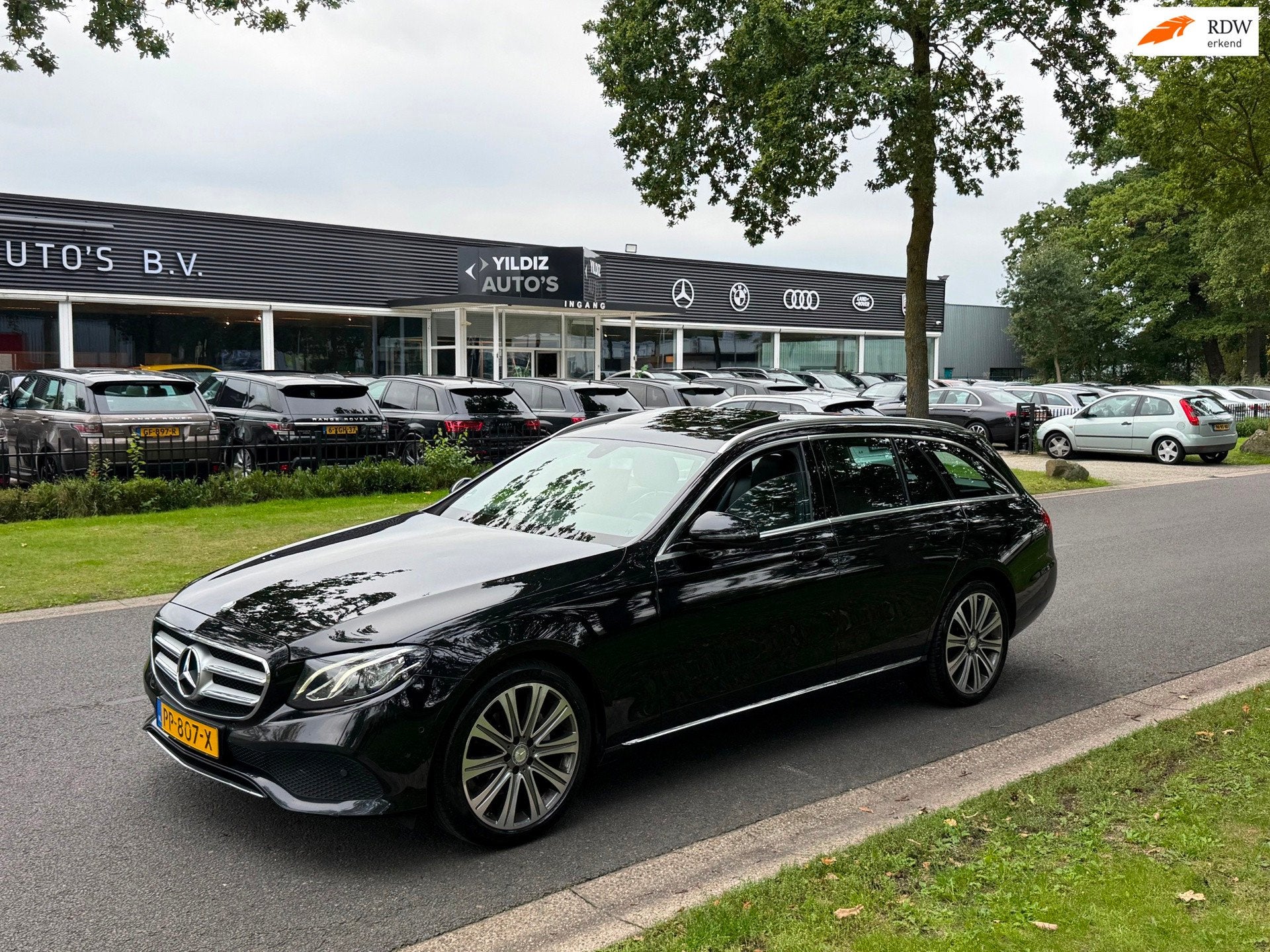 Mercedes-Benz E-klasse Estate E220 d Prestige/Automaat/Schui, Auto's, Dealer onderhouden, Achterwielaandrijving, Gebruikt, Leder en Stof
