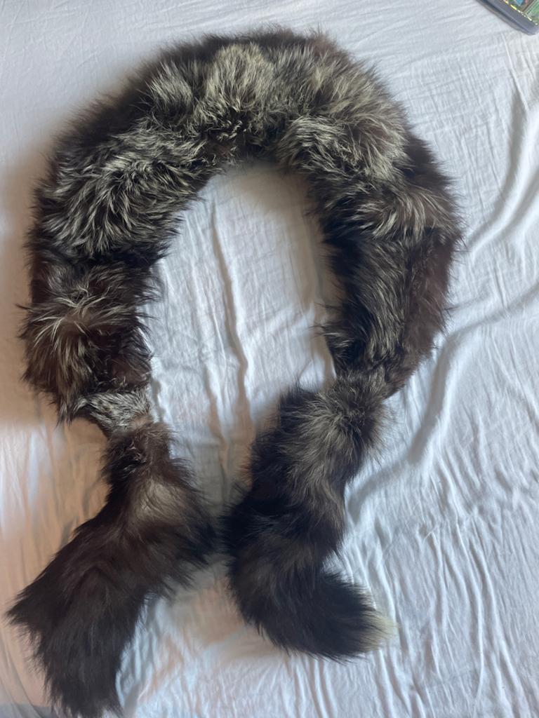 Luxe Bont stola - Zilvervos (280cm), Kleding | Dames, Mutsen, Sjaals en Handschoenen, Ophalen of Verzenden, Zo goed als nieuw