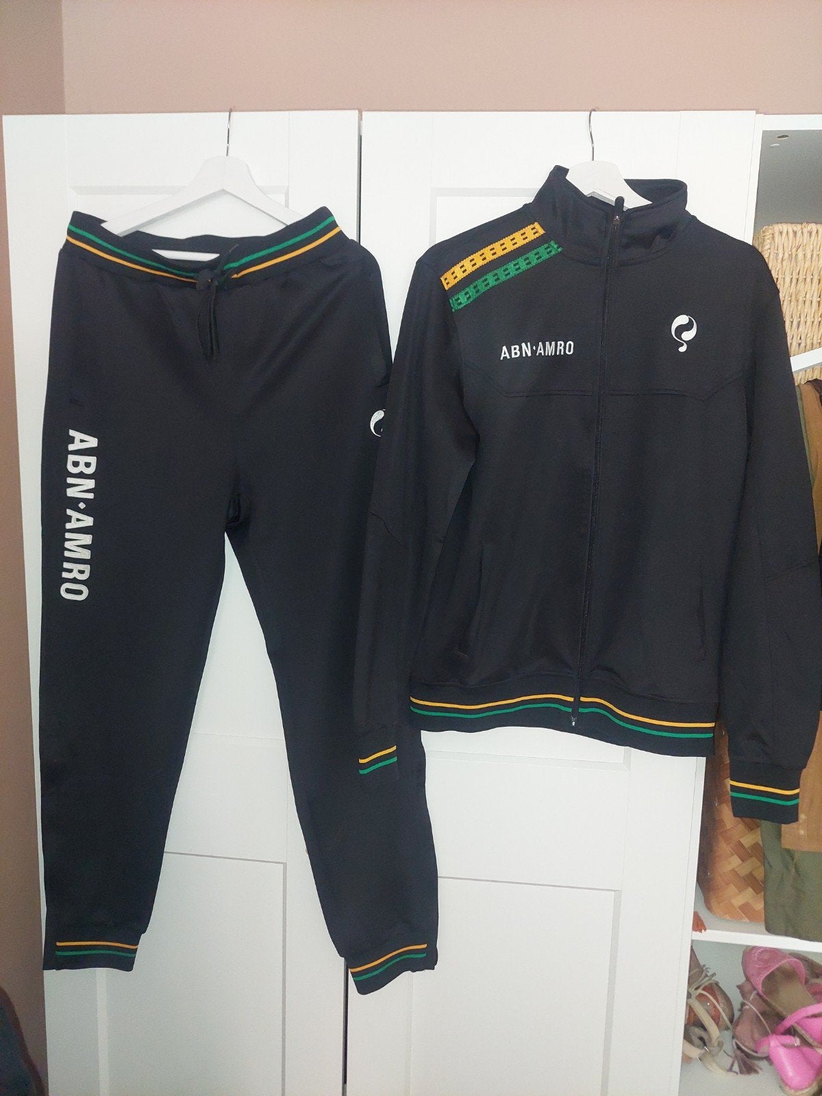 Quick ABN AMRO Tennis Toernooi Trainingspak Maat M, Kleding | Heren, Sportkleding, Ophalen of Verzenden, Gedragen, Zwart, Racketsport