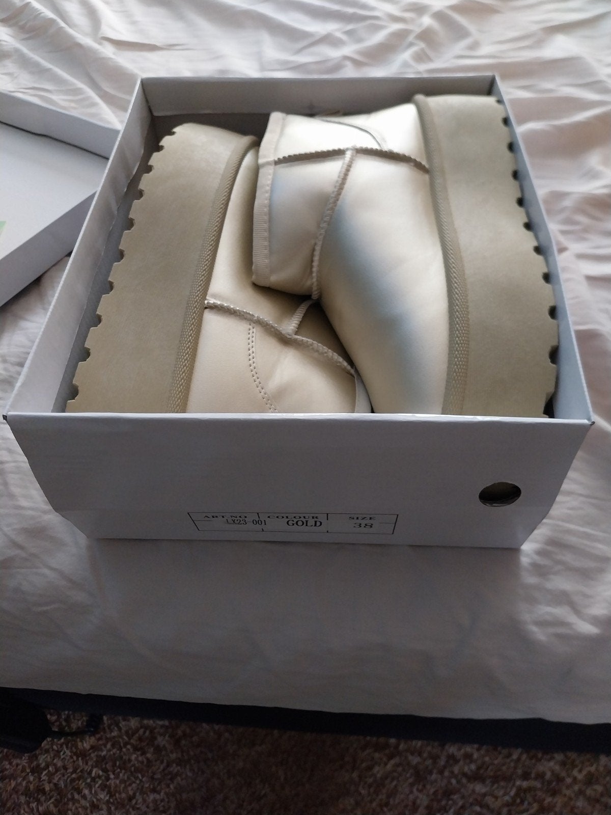 Nieuwe goud laarzen maat 38, Beige, Lage of Enkellaarzen, Nieuw, Ophalen of Verzenden