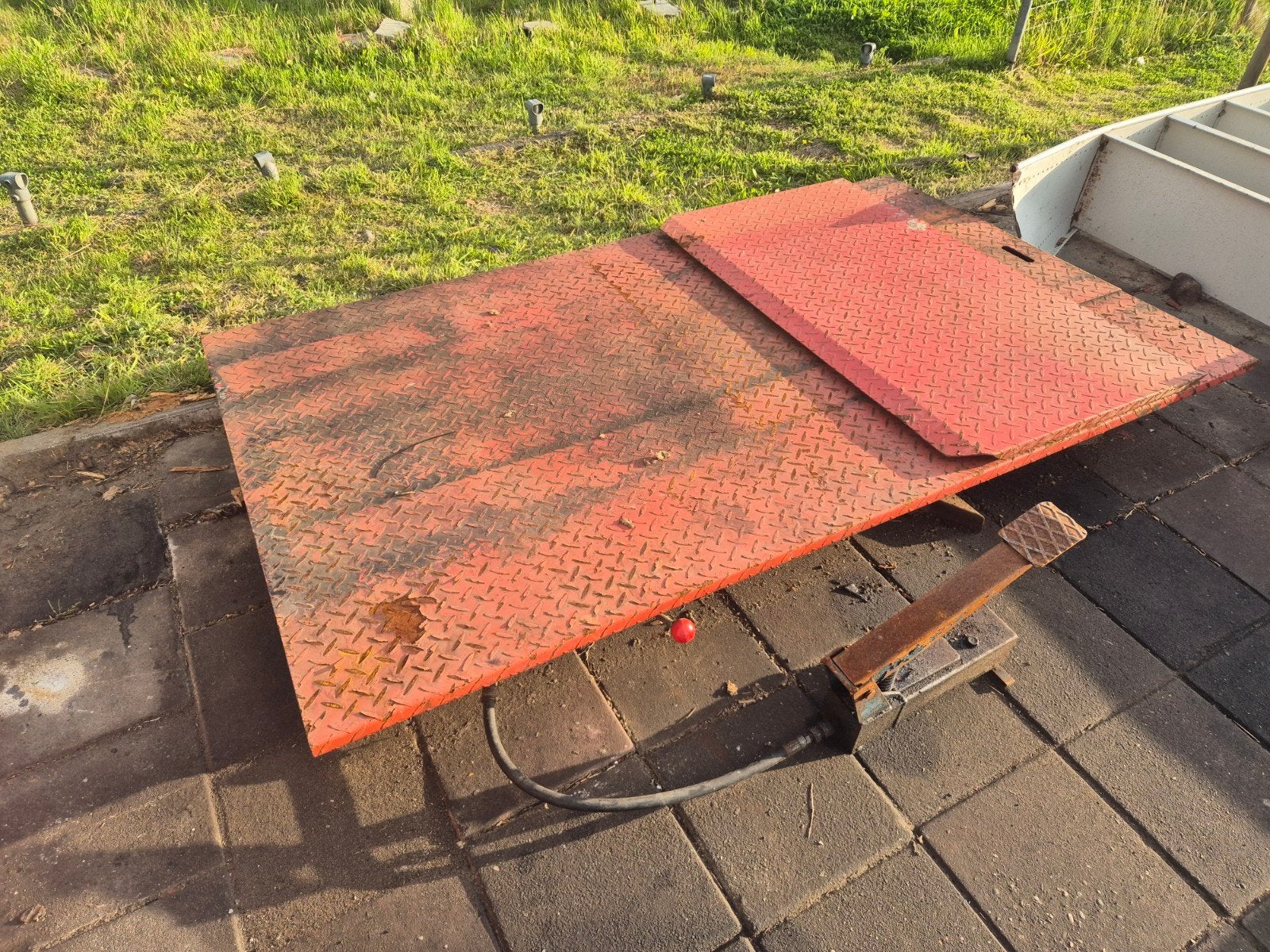Hefbrug voor motor of scooter hydraulisch met oprijplaat, Ophalen, Gebruikt, Onbekend