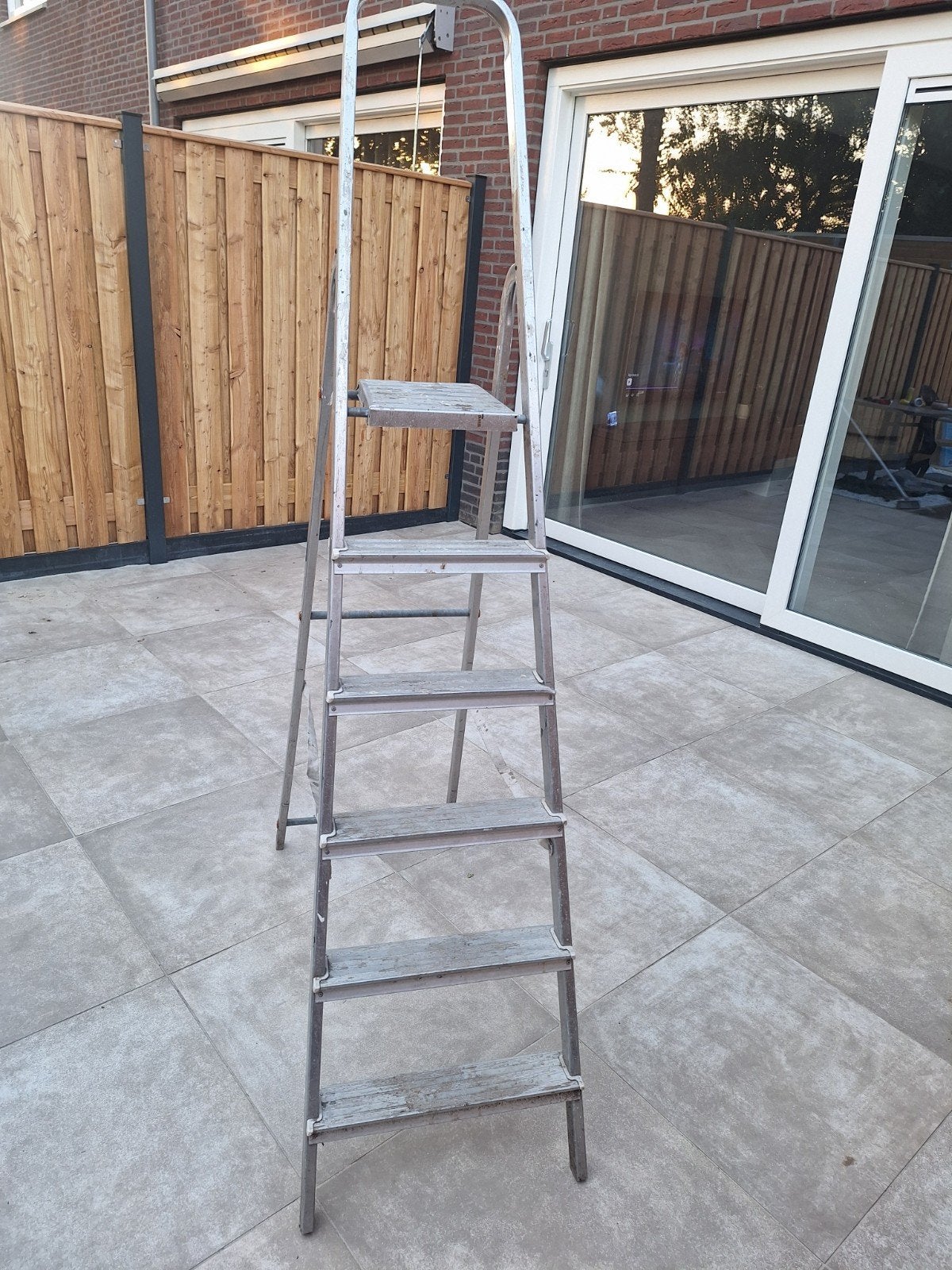 Stevige huishoudtrap, Gebruikt, Trap, Ophalen of Verzenden, Opvouwbaar of Inschuifbaar