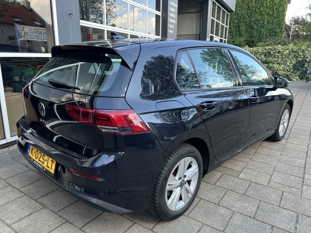 Volkswagen Golf 1.0 TSI Life (bj 2021), Auto's, Voorwielaandrijving, Gebruikt, Euro 6, Zwart