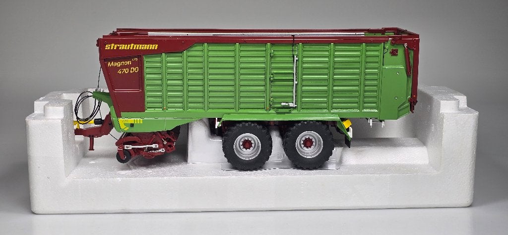Strautmann Magnon DO 470. Universal Hobbies, Ophalen of Verzenden, Zo goed als nieuw, Tractor of Landbouw, Universal Hobbies