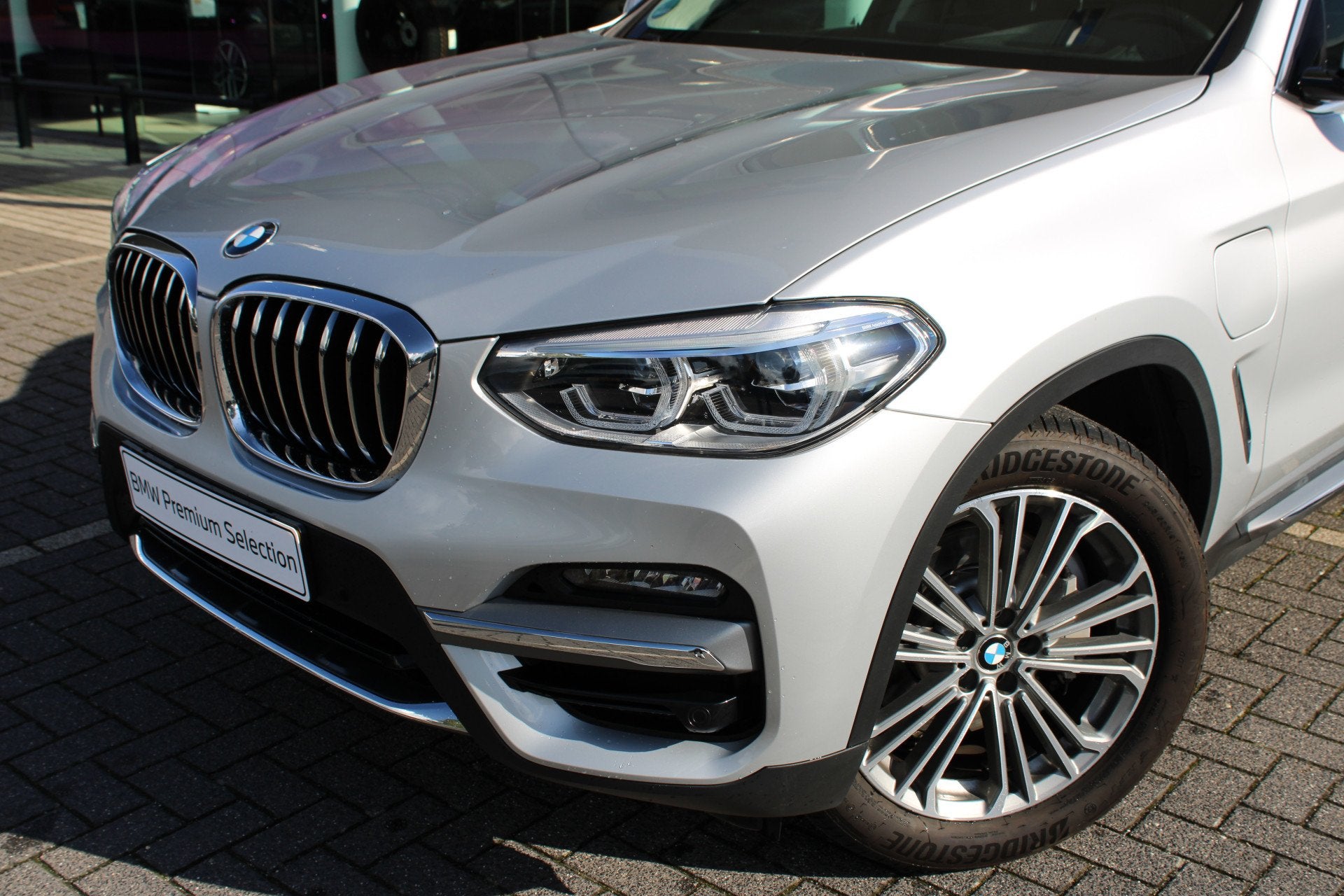 BMW X3 xDrive30e Automaat / Trekhaak / Panoramadak / Comfort, Auto's, Gebruikt, 4 cilinders, Leder, Bedrijf