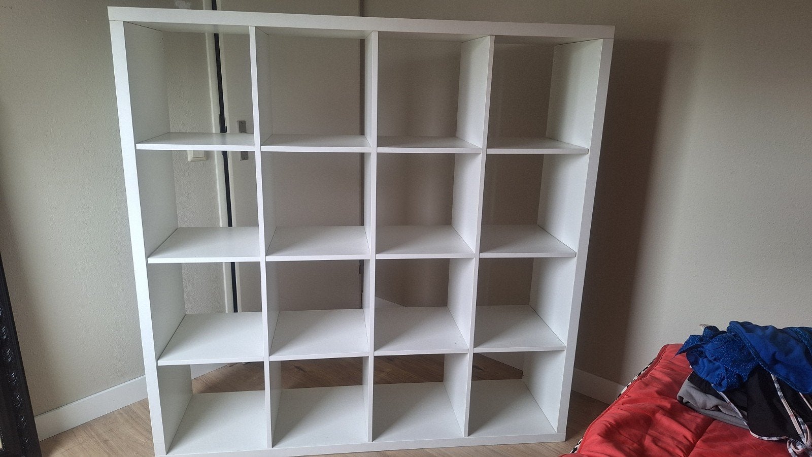Witte vakkenkast, Ophalen, Met plank(en), Gebruikt, Modern, Functioneel