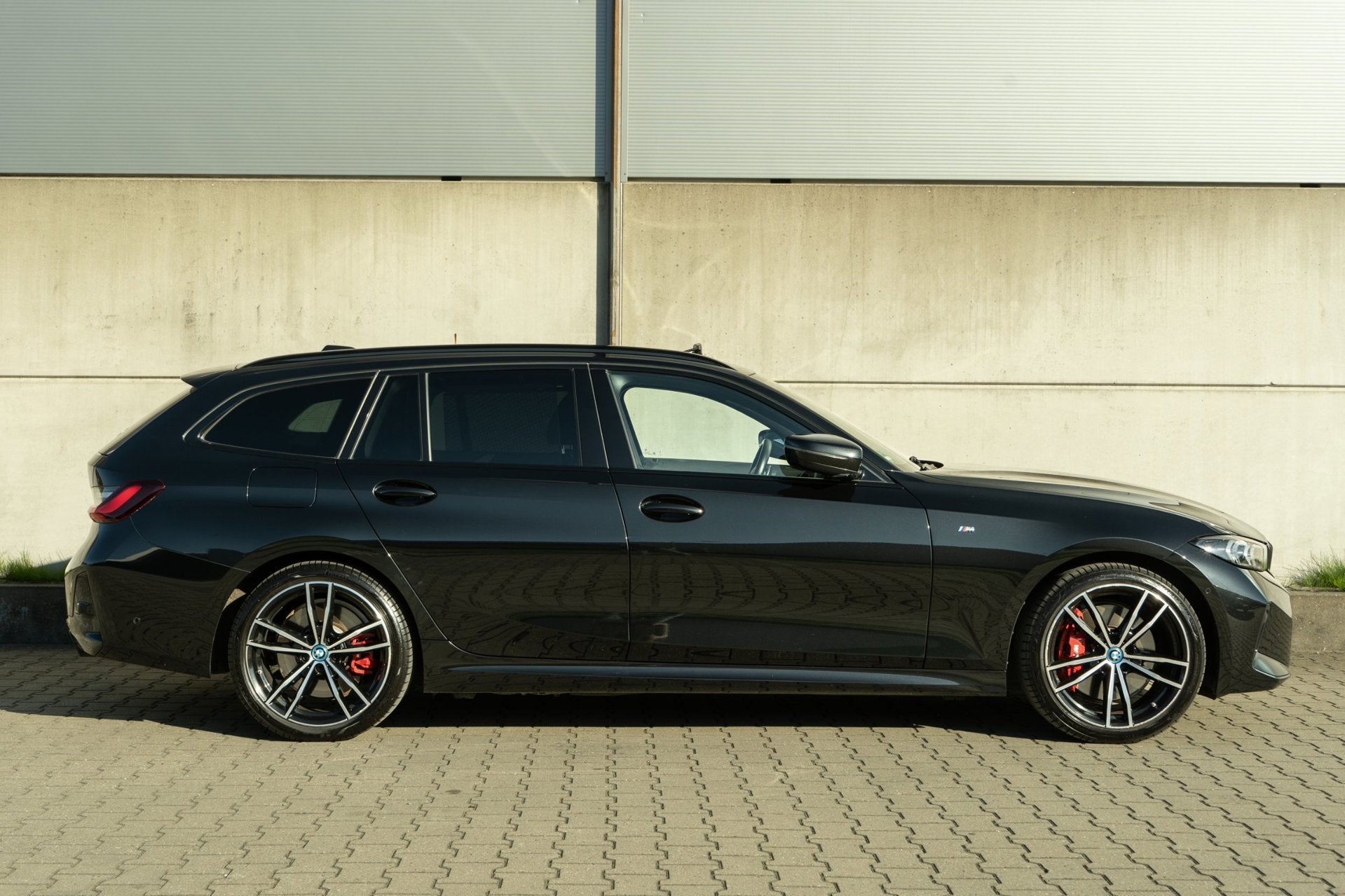 Foto 5 van BMW 3-serie Touring 320e M Sport PANO M-performance 19 Inch