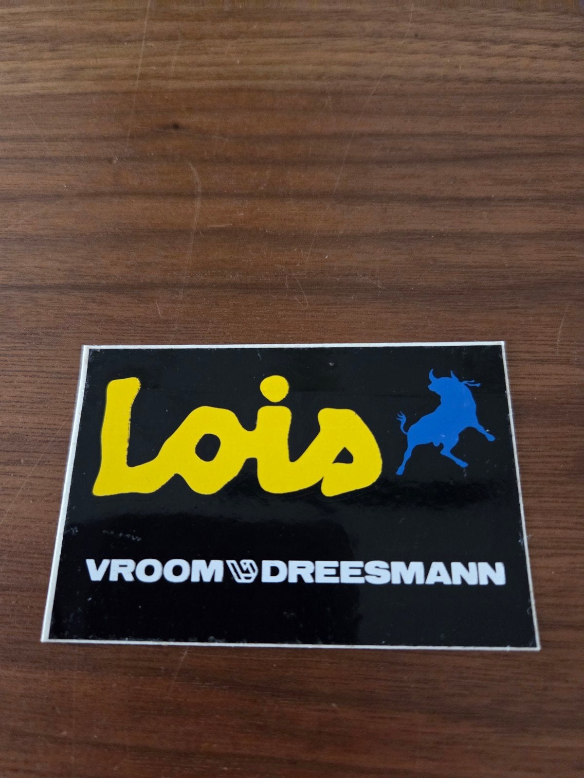 12086 Vintage Lois Vroom & Dreesmann Sticker, Ophalen of Verzenden, Zo goed als nieuw, Merk