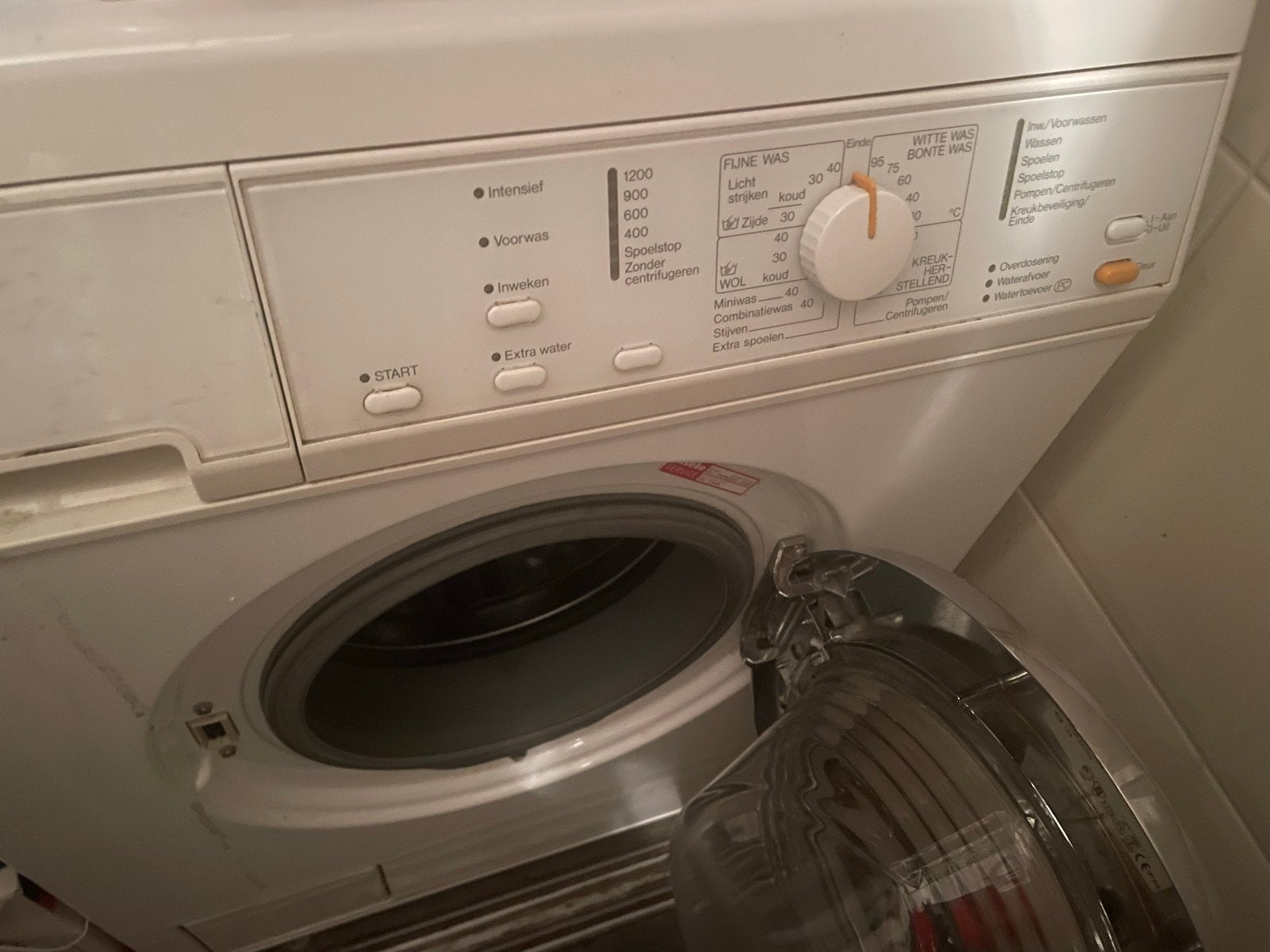 Miele Wasmachine - Betrouwbaar en Efficiënt, lager is stuk, 6 tot 8 kg, Ophalen of Verzenden, Voorlader, 85 tot 90 cm