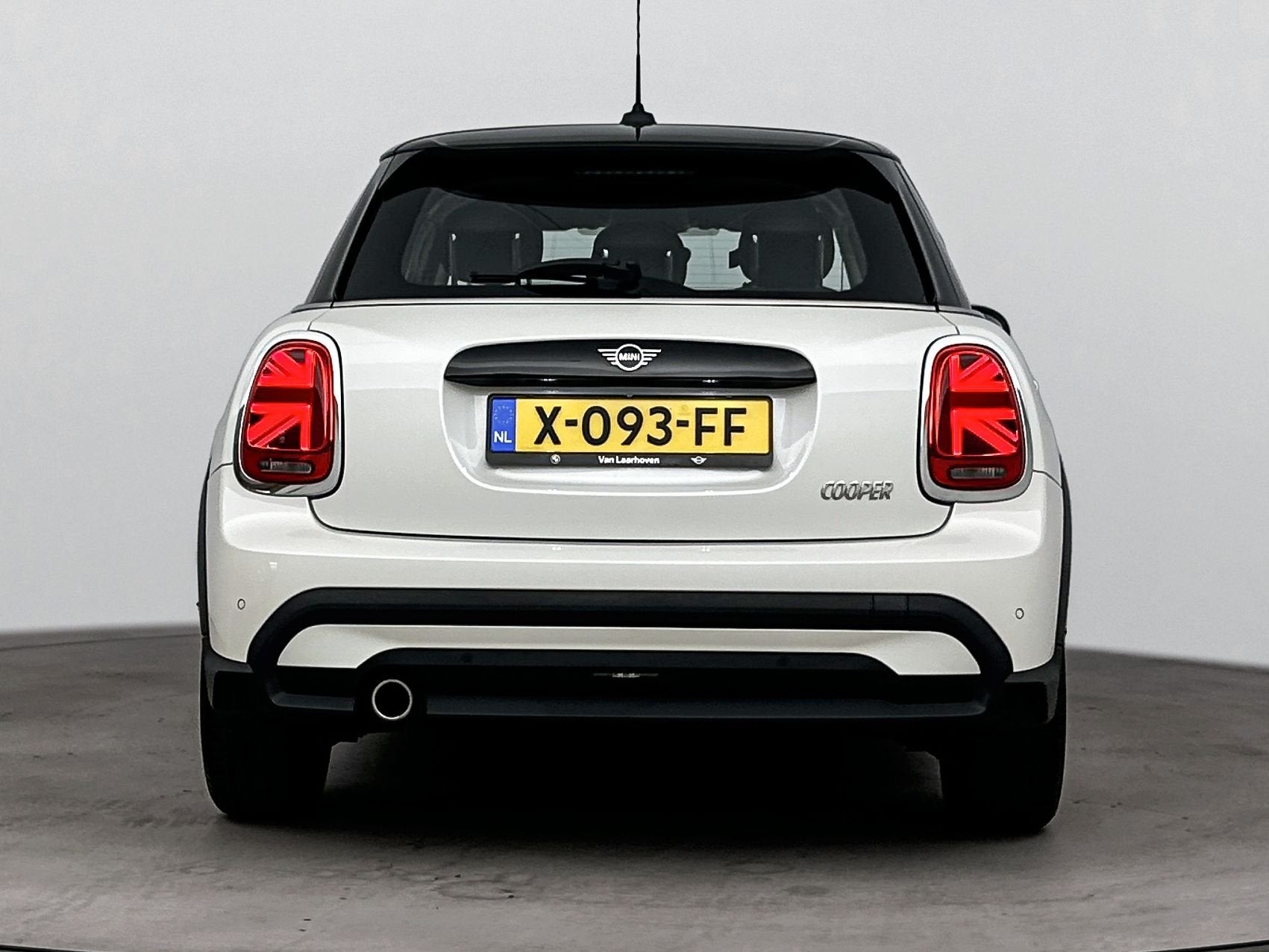 MINI Hatchback Cooper Camden Classic Automaat / LED / Naviga, Gebruikt, Met garantie (alle), Wit, Origineel Nederlands