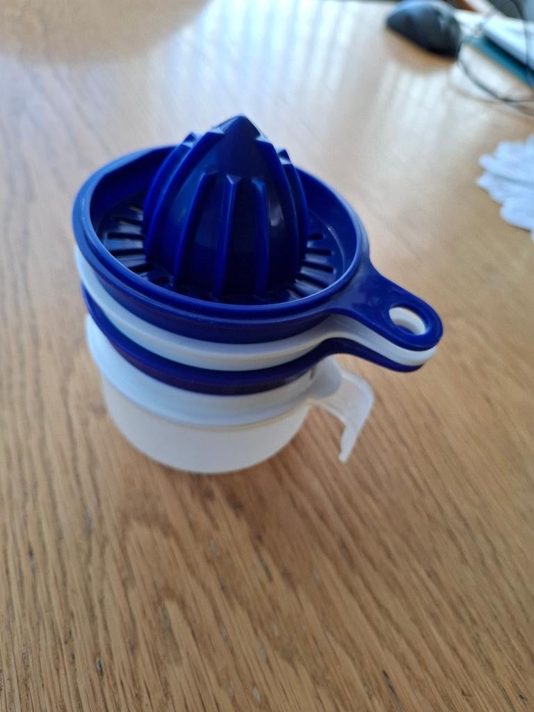 ZGAN. Tupperware sinaasappel pers voor op een mok te zetten., Ophalen of Verzenden, Zo goed als nieuw, Blauw, Beker of Kan