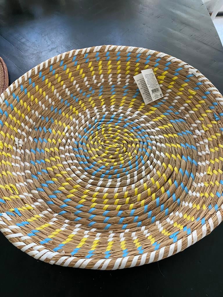 Mand/schaal,riet, naturel/wit/blauw/geel, nieuw, Ophalen