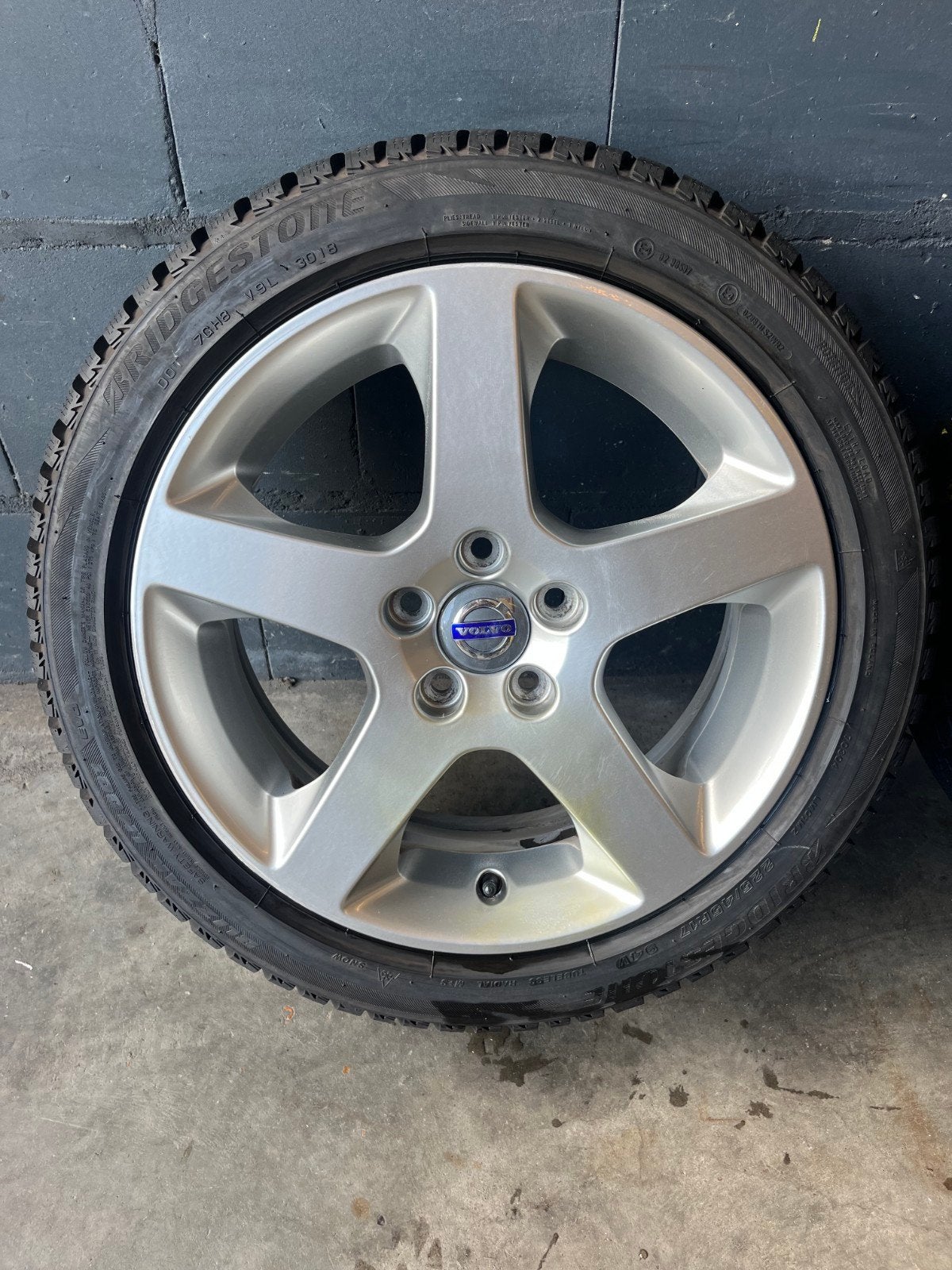 17" Originele Volvo V70 V60 S60 S80 Winterset Bridgestone, 4153RD, Gebruikt, Banden en Velgen, 17 inch