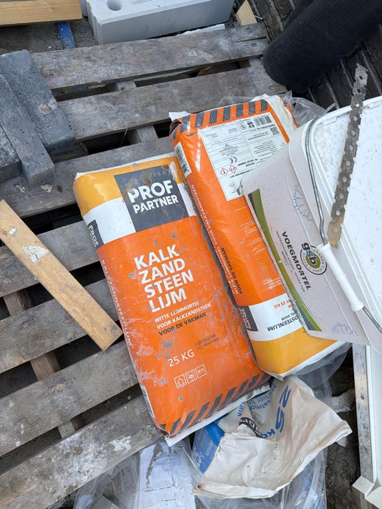 Kalkzandsteenlijm - Prof Partner, Doe-het-zelf en Verbouw, Metselstenen, Ophalen, Gebruikt, Kalkzandstenen