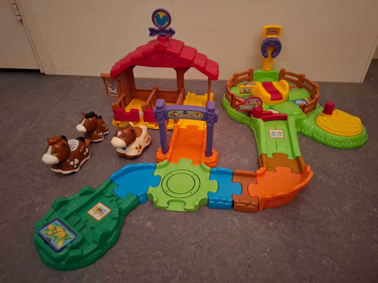 Vtech Zoef Zoef Dieren Manege met 2 paarden en veulen, Ophalen of Verzenden, Gebruikt, Jongen of Meisje