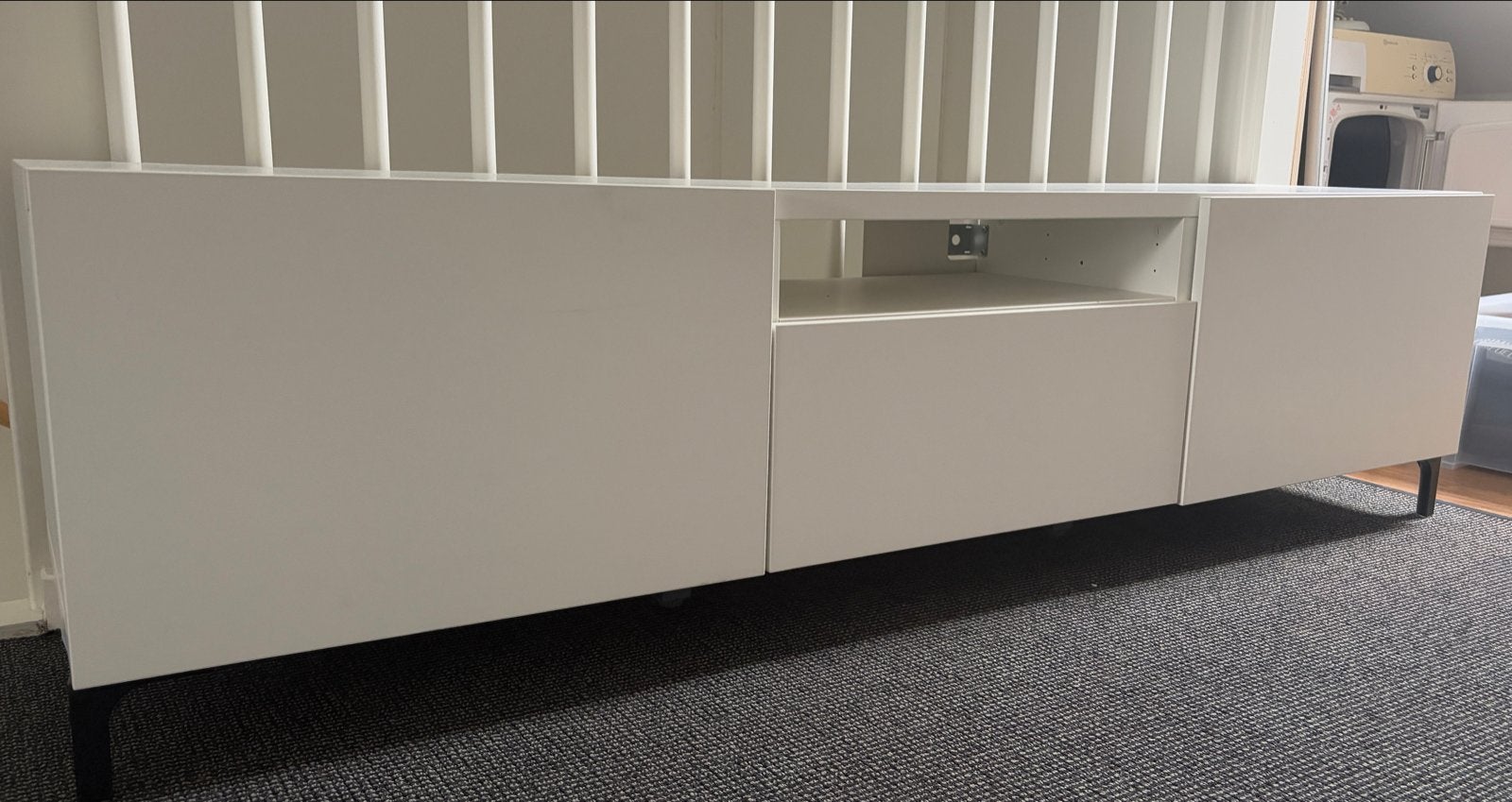 Ikea Besta tv meubel met tv ophangsysteem, Ophalen, 150 tot 200 cm, Zo goed als nieuw, Minder dan 100 cm