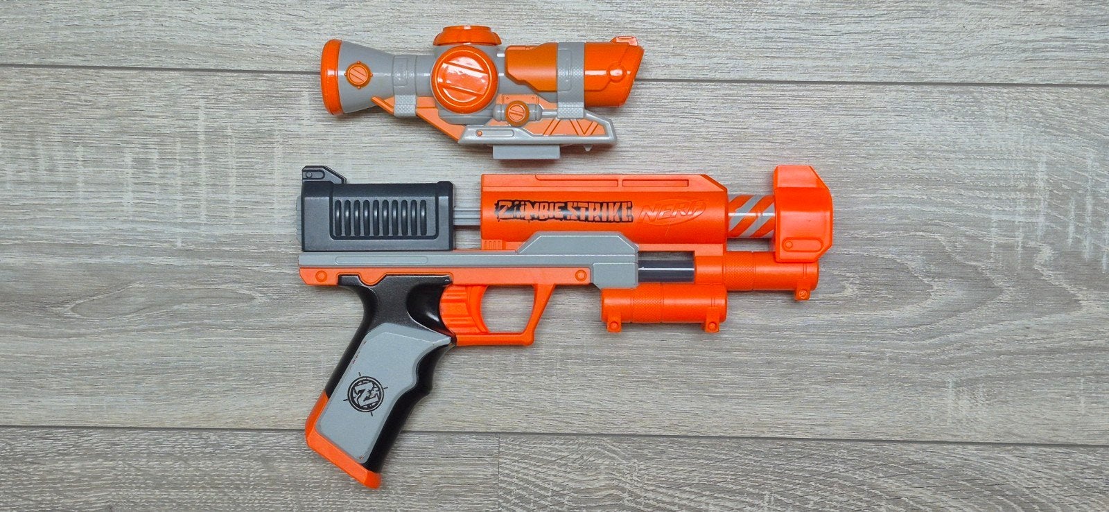 Nerf Zombie Strike Blaster met richtkijker, Ophalen, Gebruikt, Jongen of Meisje