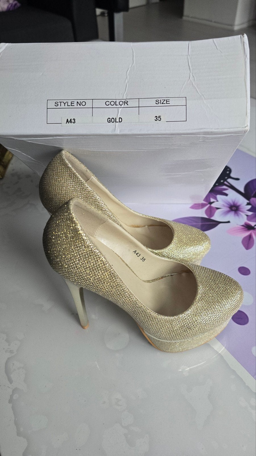 Gouden Glitter Pumps Maat 35 - Nieuw in Doos, Ophalen of Verzenden