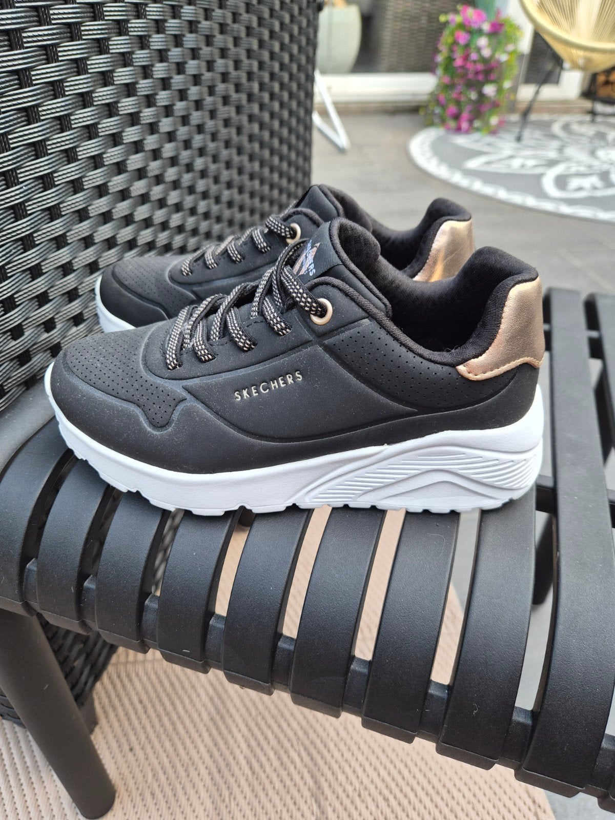 Skechers schoenen maat 30.
Goud met zwart.
In nieuw staat!, Ophalen of Verzenden, Zo goed als nieuw