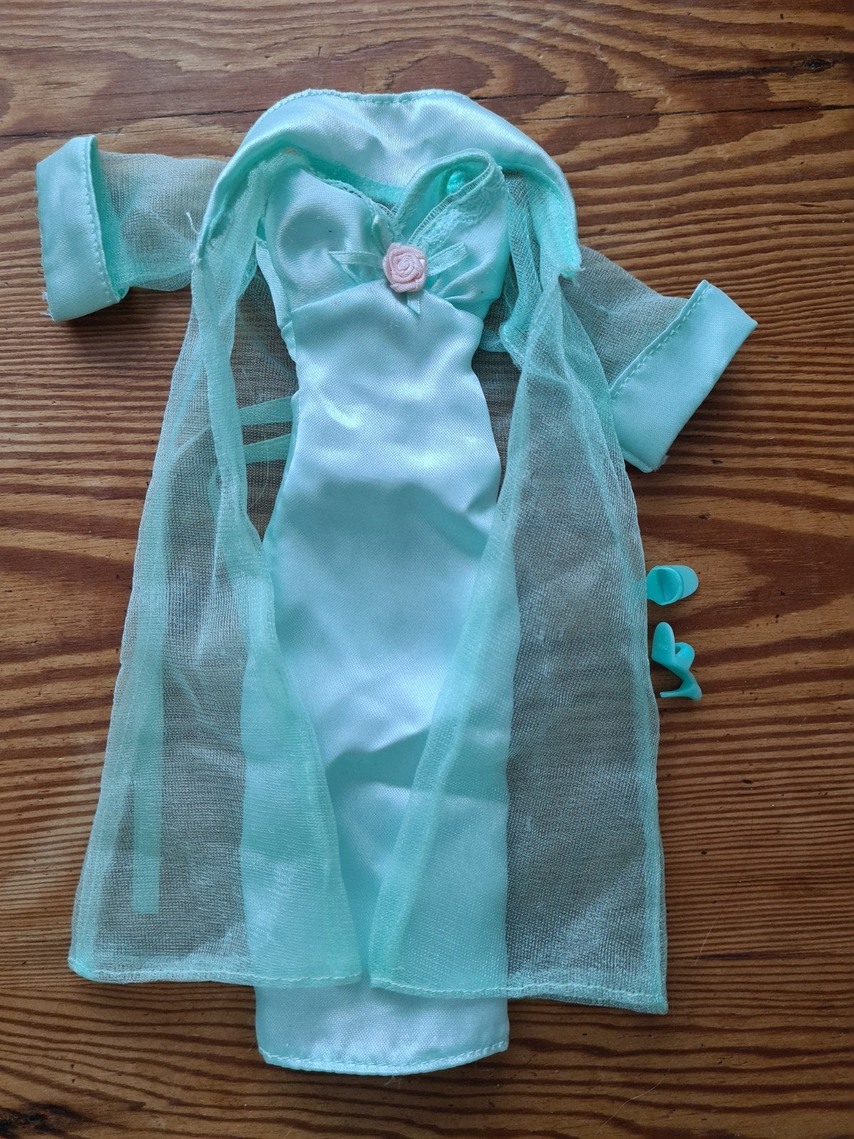 vintage BARBIE Mattel complete nacht outfit  mint, Verzamelen, Ophalen of Verzenden, Gebruikt, Kleertjes
