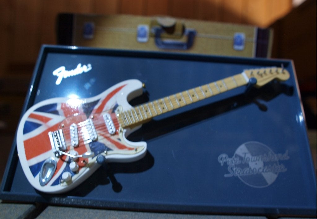 Fender Strat Pete Townsend, Miniatuur  15 cm met statief, Niet ingevuld, Niet ingevuld, Nieuw, Ophalen of Verzenden