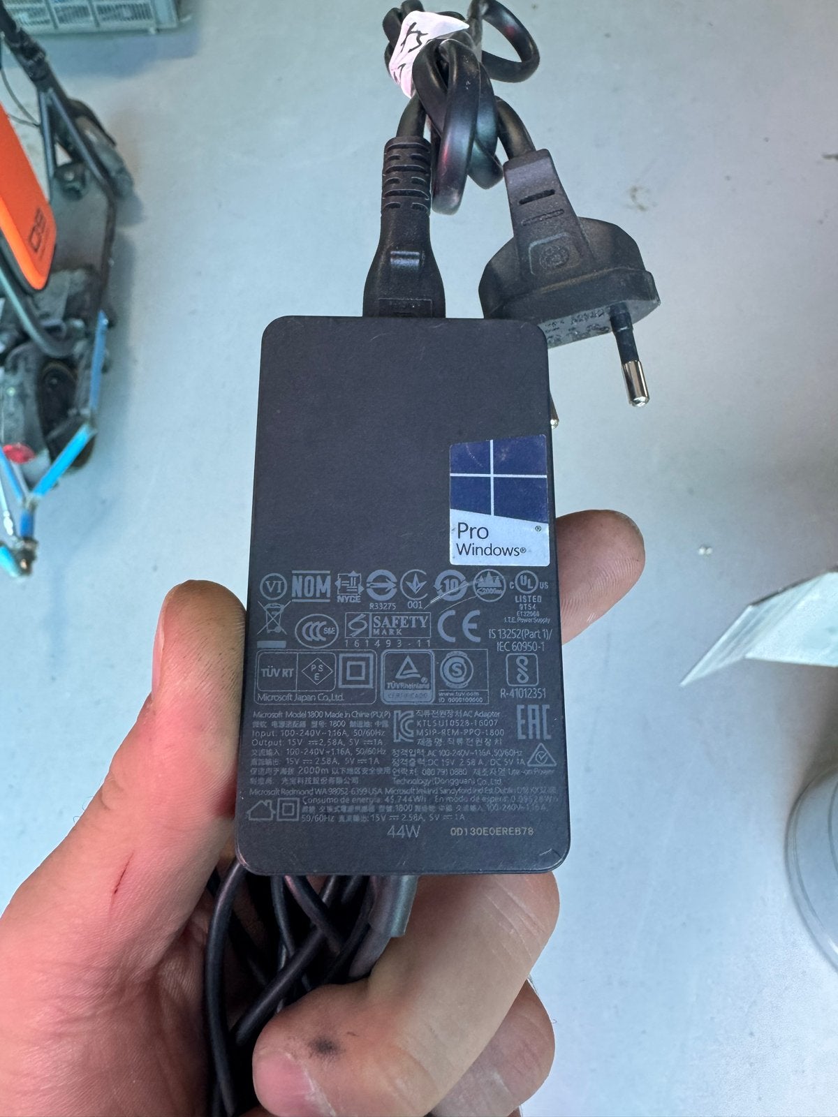 Originele Windows 44W Oplader - Zo goed als nieuw, Ophalen of Verzenden, Zo goed als nieuw