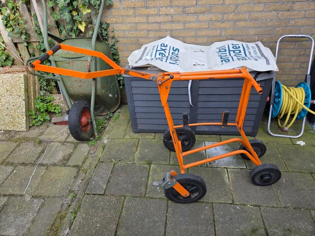Oranje kranten/folder kar in goede staat en werkt prima, Ophalen, Gebruikt, Kinderkar