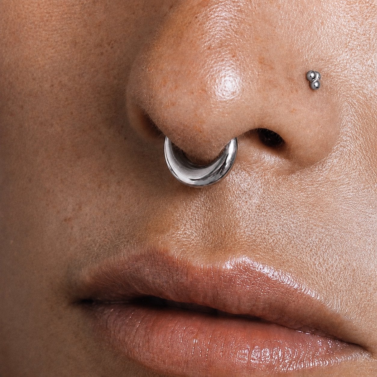 Chirurgisch staal septum piercing 0.8 / NIEUW, Ophalen of Verzenden, Zo goed als nieuw, Staal, Neuspiercing