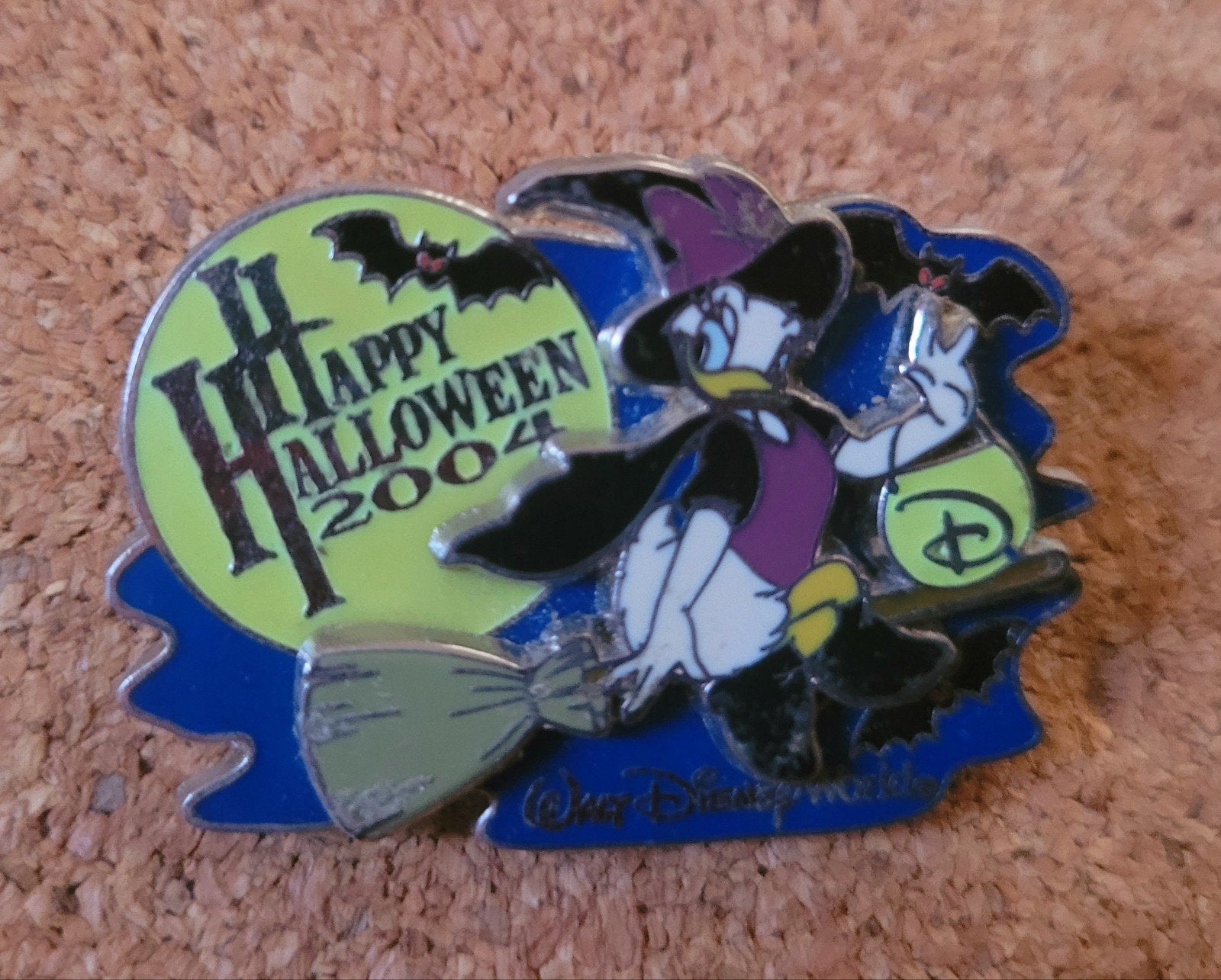 LE Cast excl. Disney pin Daisy Katrien Duck Halloween WDW, Verzenden, Donald Duck, Zo goed als nieuw, Beeldje of Figuurtje