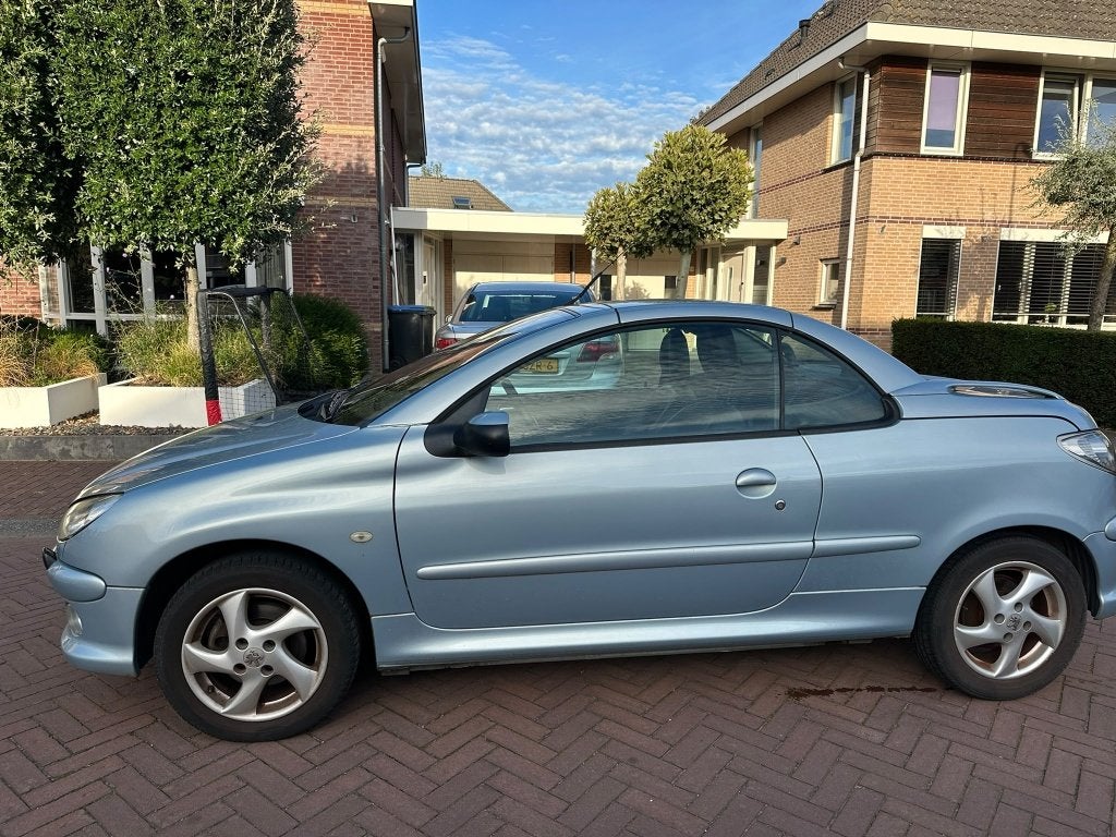 Peugeot 206 1.6 16V CC 2004 Blauw, Voorwielaandrijving, Zwart, 4 cilinders, Cabriolet