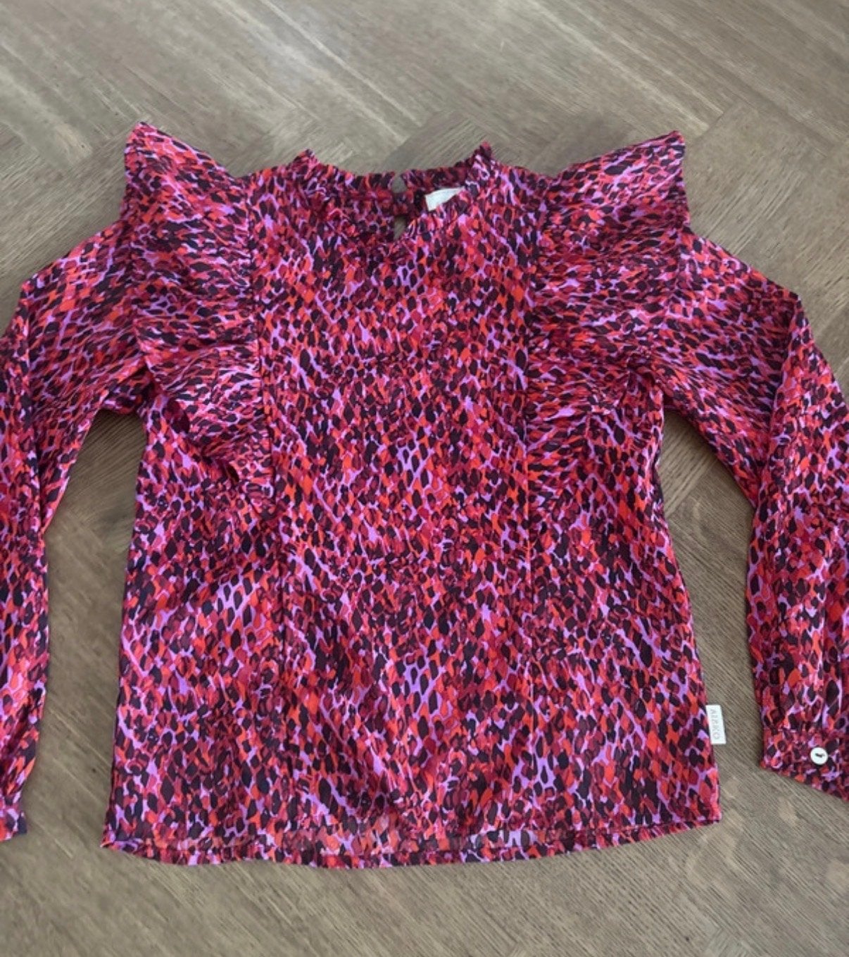 AI&KO Blouse met dierenprint en ruches - Maat 152, Ophalen of Verzenden, Zo goed als nieuw, Meisje, Overhemd of Blouse