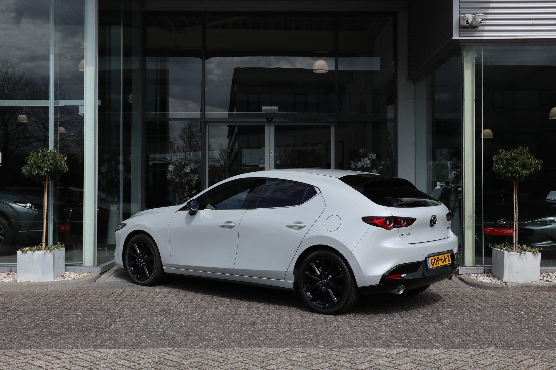 Mazda 3 2.0 e-SkyActiv-X M Hybrid 186 Homura Camera / Head-u, Auto's, Mazda, Stof, Gebruikt, 4 cilinders, Origineel Nederlands