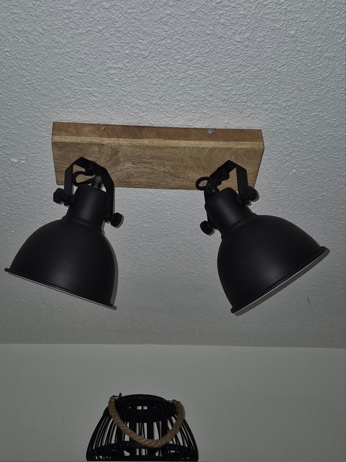 super mooie zwarte met houten 2 spot, Ophalen of Verzenden, Zo goed als nieuw