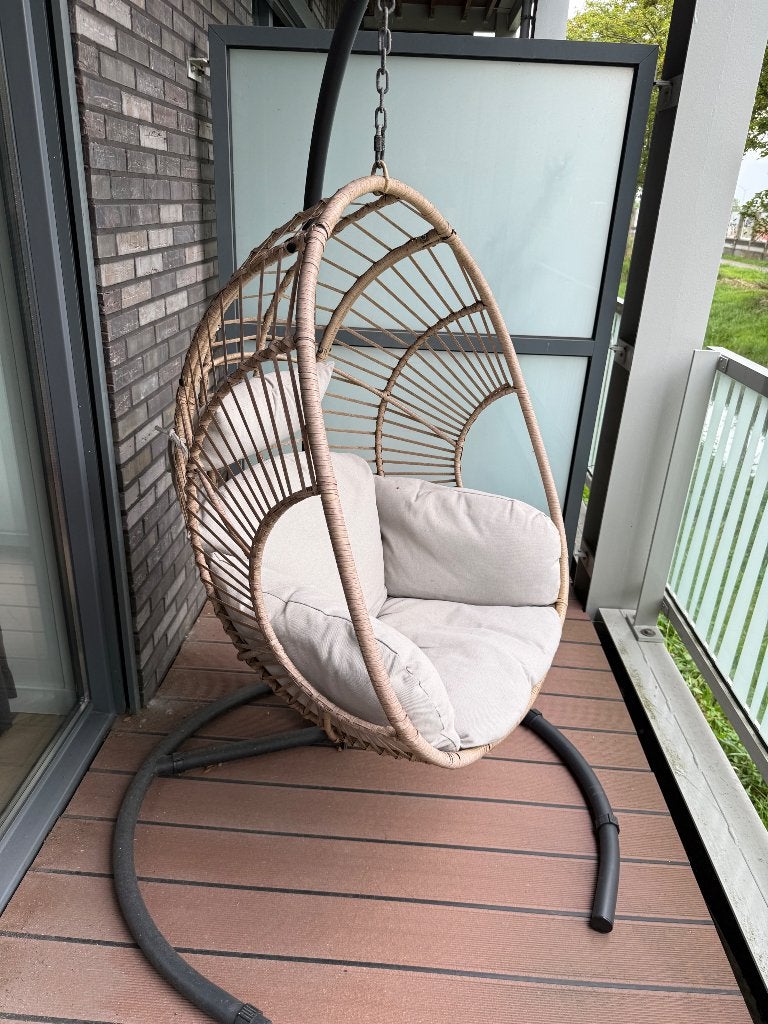 Hangstoel voor buiten (ei), Ophalen, Gebruikt, Rotan