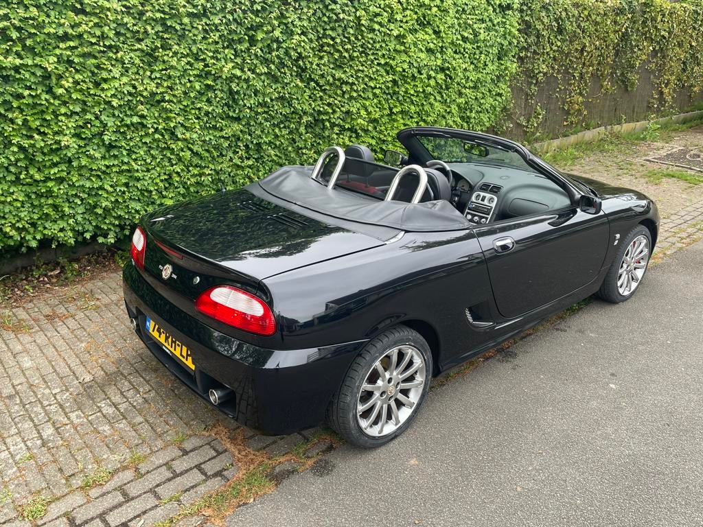 MG TF 1.8 I 135 2005 Zwart (nieuwe APK van juni), Auto's, MG, 40 €/maand, Zwart, 4 cilinders, Cabriolet