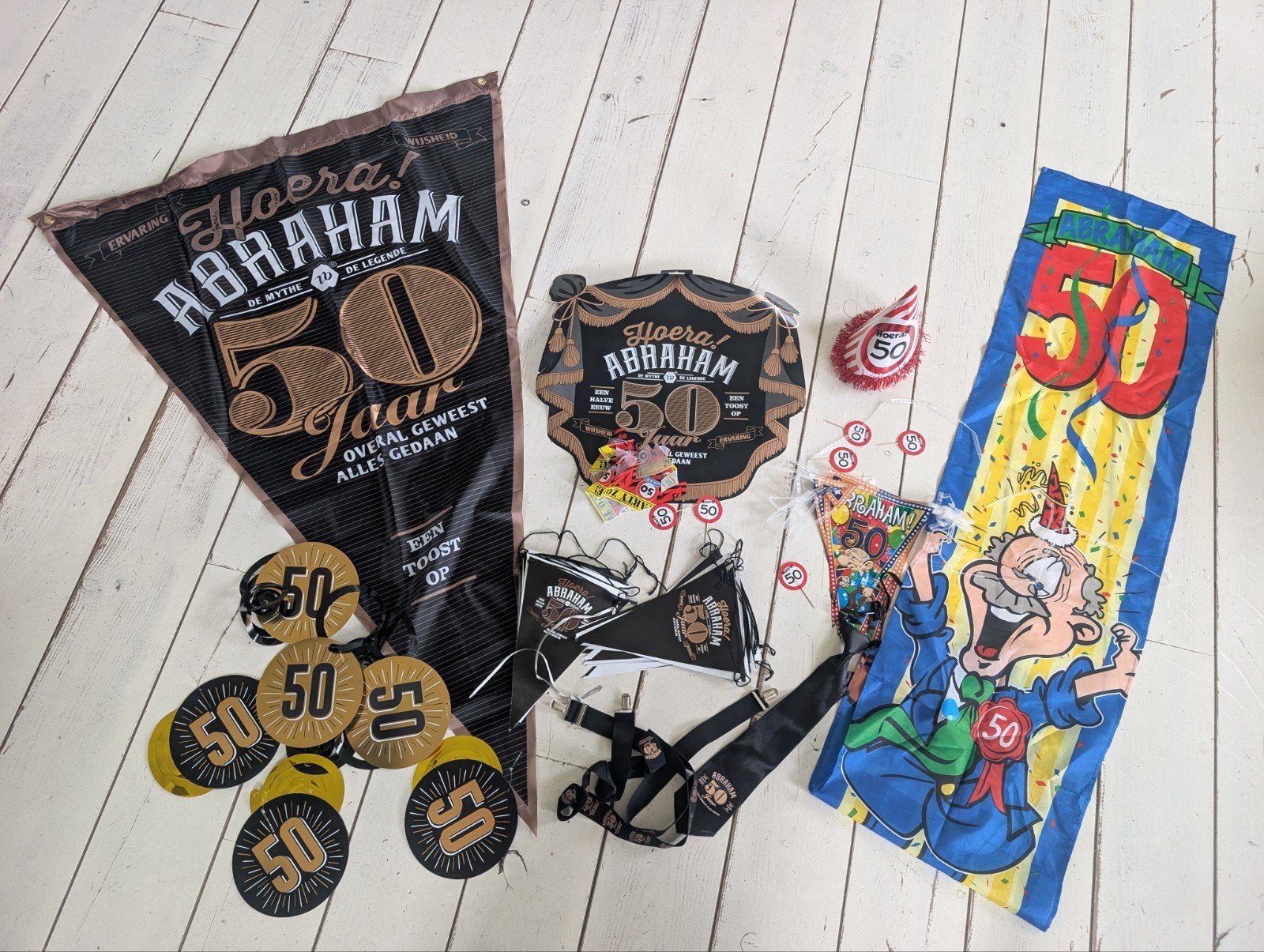 Abraham 50 jaar feestpakket: vlaggen, stropdas, bretels, Ophalen of Verzenden, Gebruikt, Versiering, Abraham of Sarah