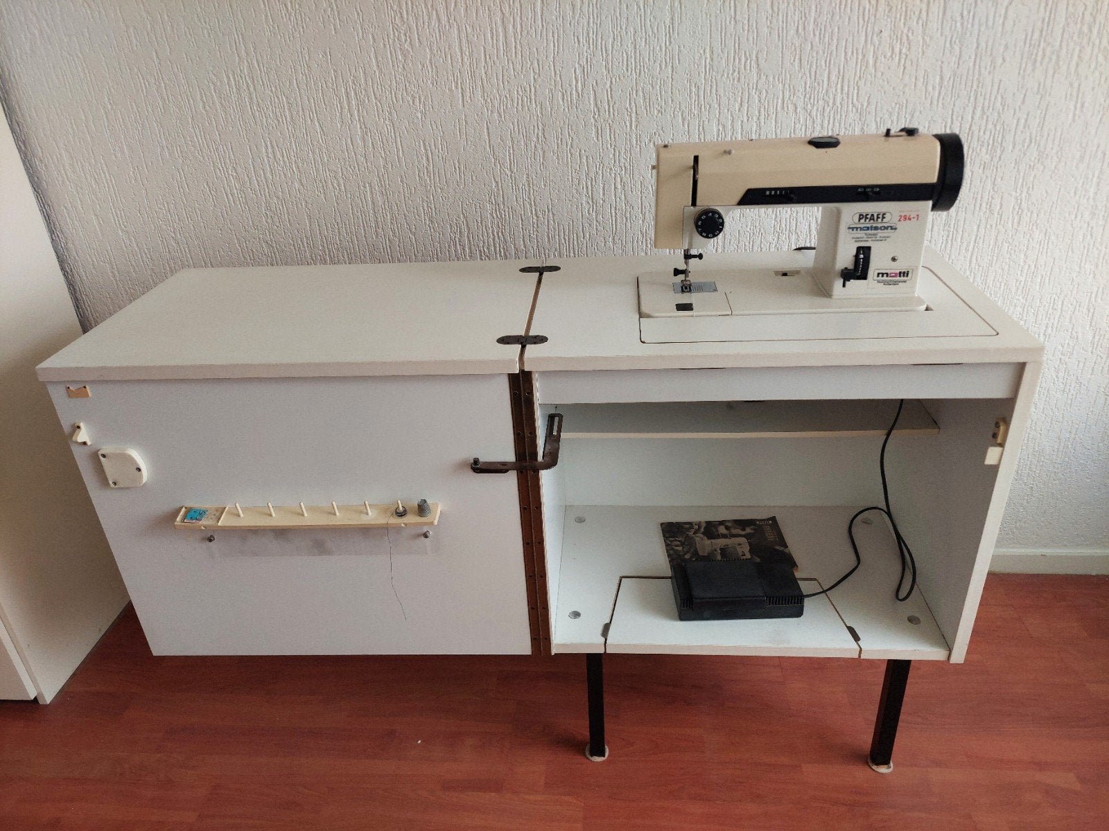 Pfaff naaimachine, Ophalen
