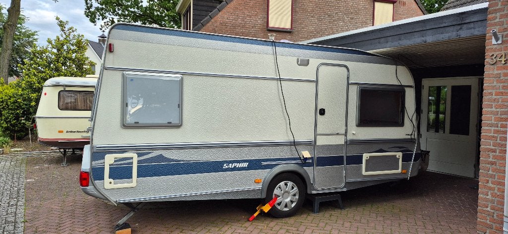 Fendt 470 zeer nette caravan met airco en veel Extra's !!!, Rondzit, Kachel, Frans bed, Particulier