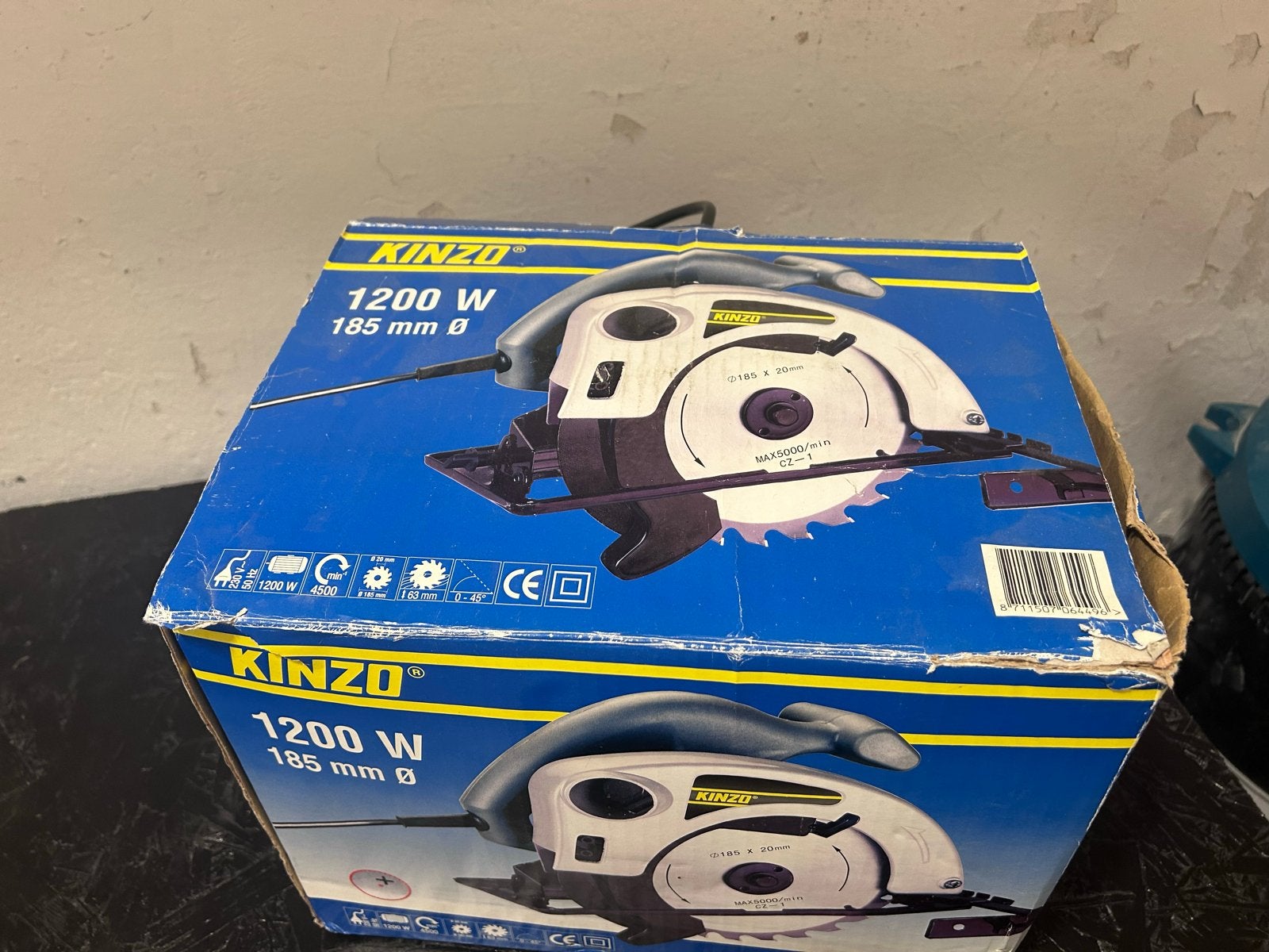 Kinzo 1200W Cirkelzaag - Nieuw in Doos met Accessoires, Ophalen, Cirkelzaag, Nieuw, 30 tot 70 mm