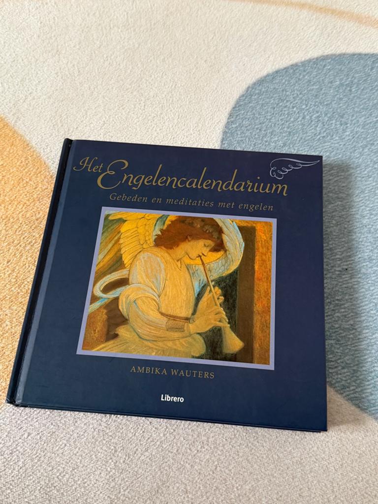 Ambika Wauters – Engelencalendarium, Ophalen of Verzenden, Zo goed als nieuw, Spiritualiteit algemeen, Achtergrond en Informatie
