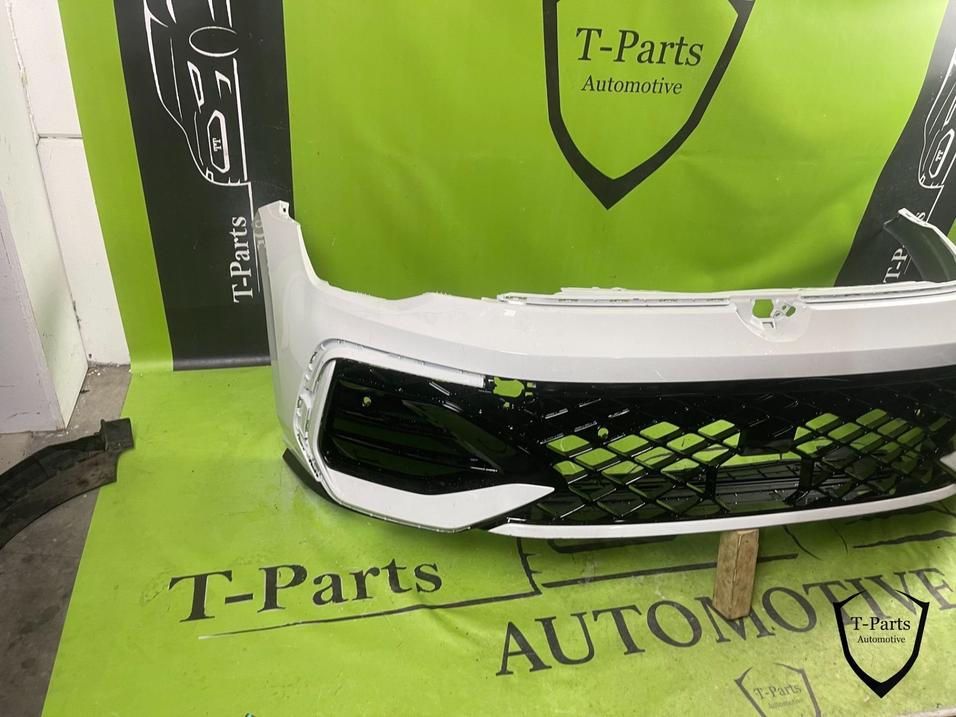 VW volkswagen golf 8 R line Facelift voorbumper 23+ bumper, Auto-onderdelen, Carrosserie en Plaatwerk, Info@fabrikant.eu, Volkswagen