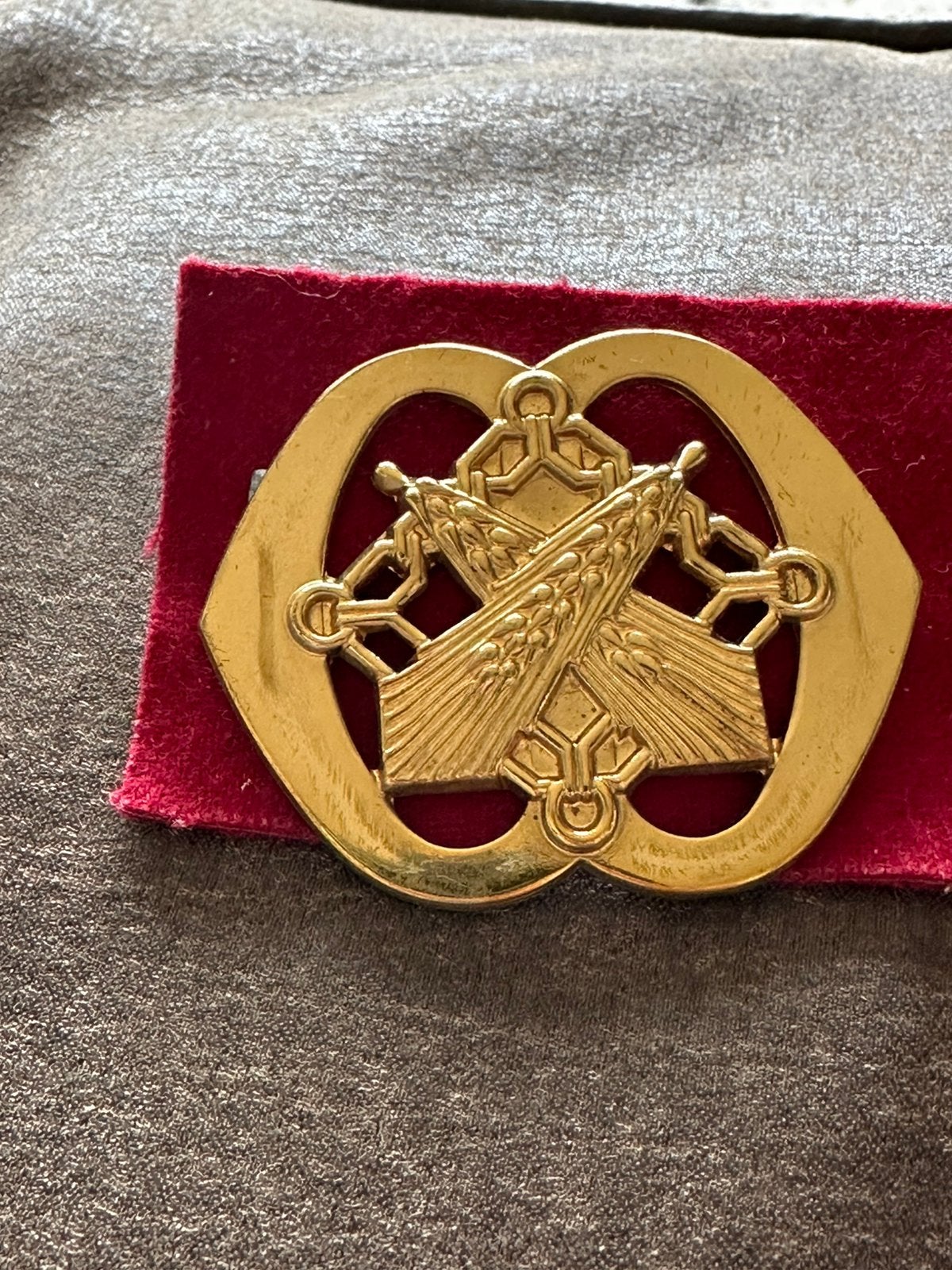 baretembleem van het Nederlandse Regiment Intendancetroepen, Ophalen of Verzenden, Landmacht, Nederland, Embleem of Badge