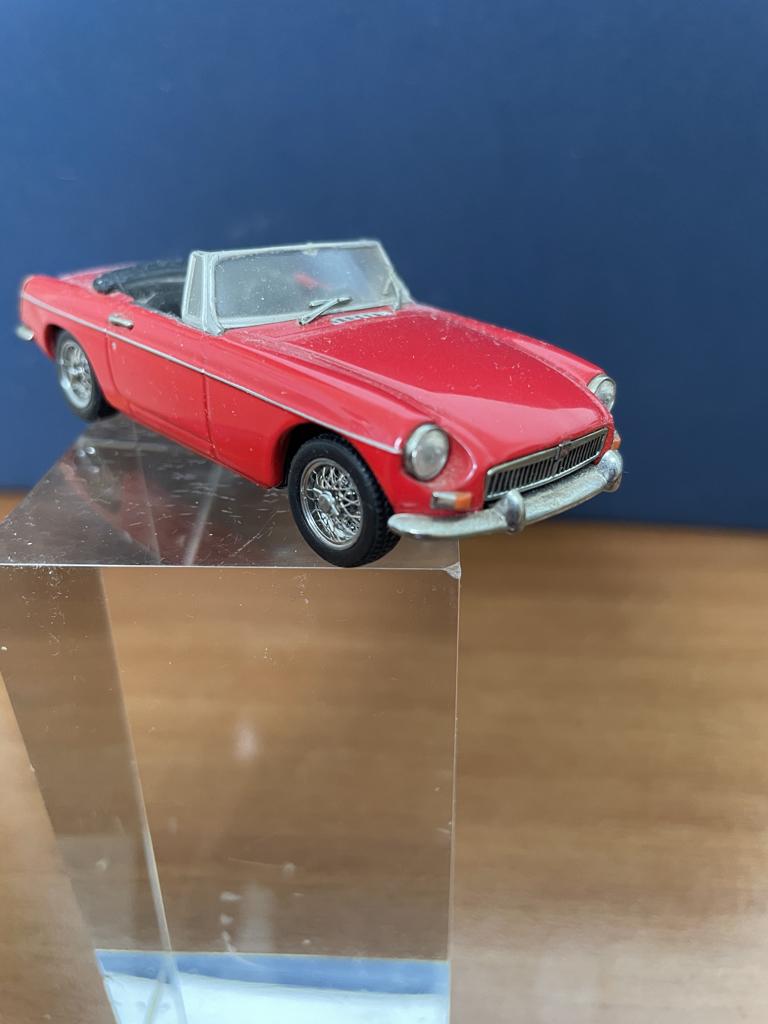 MG B schaal 1:43, Hobby en Vrije tijd, Modelauto's | 1:43, Verzenden, Nieuw, Auto, Overige merken