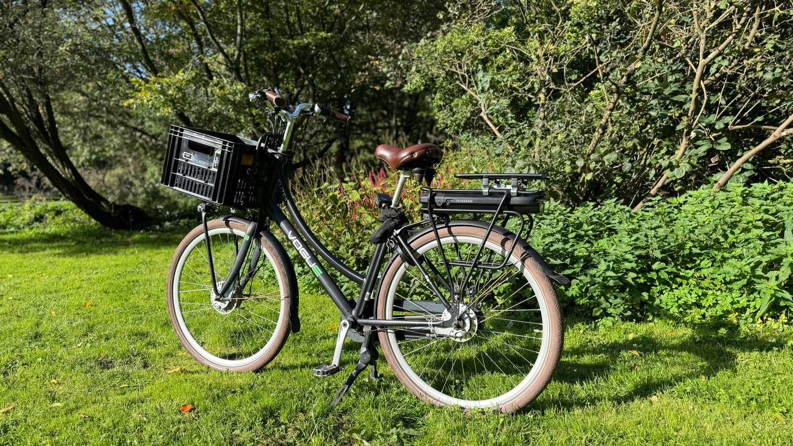 Vogue Elite E-bike met mand en slot, Gebruikt, 51 tot 55 cm, 50 km per accu of meer, Ophalen